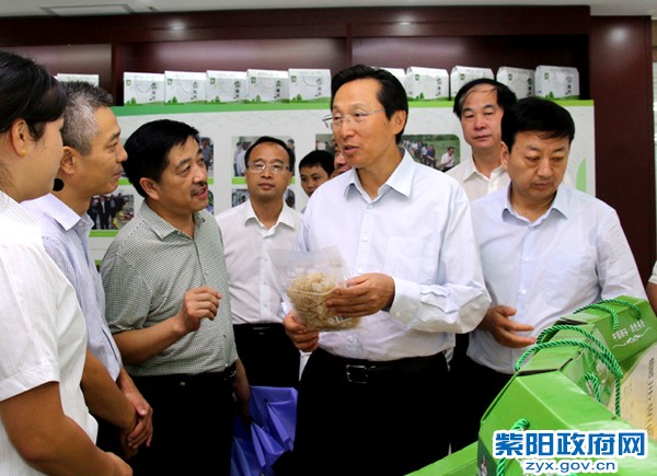 农业部部长韩长赋在永华魔芋公司调研.jpg