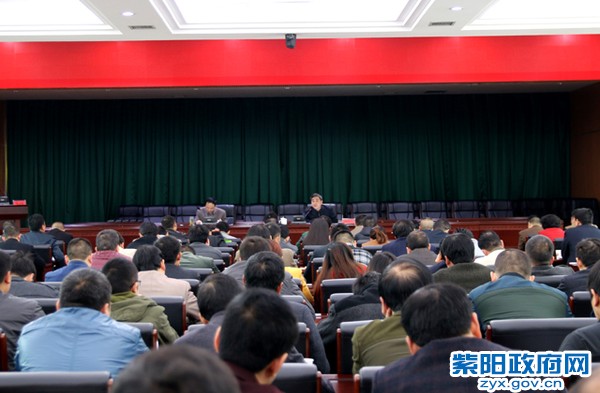 全县精准扶贫工作会0.jpg
