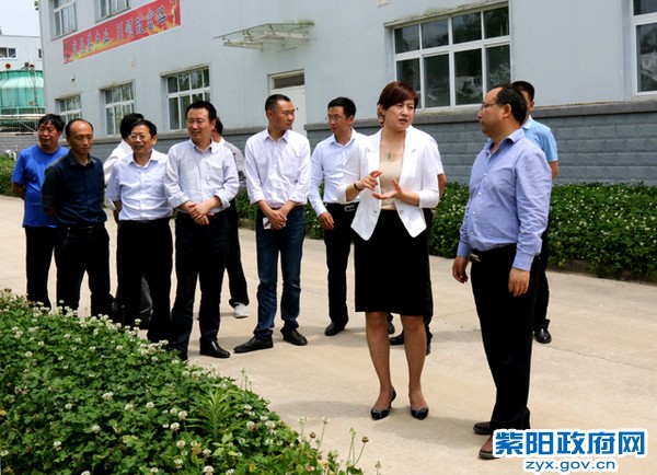 在东裕车间考察00.jpg