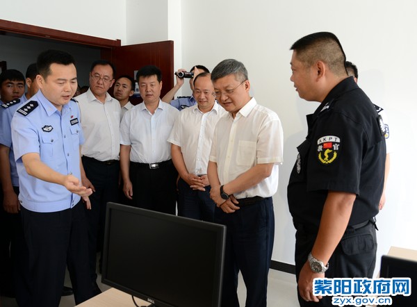7月5日，陪同省委常委、省委政法委书记祝列克在县公安局调研2.jpg