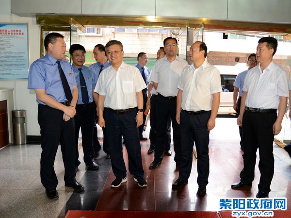 7月5日，陪同省委常委、省委政法委书记祝列克在县检察院调研.jpg