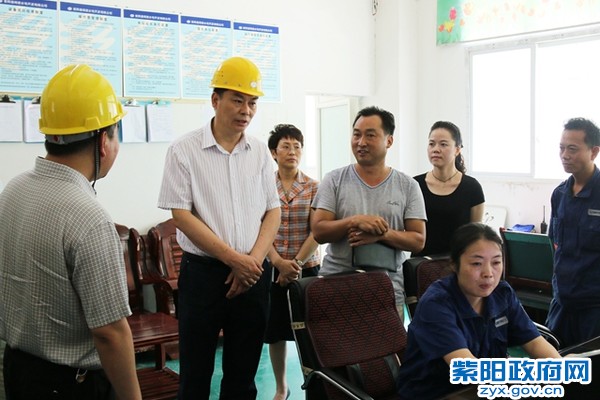 陈勇到电站查看水位检测情况_副本.jpg