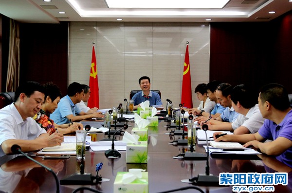 9月9日，县委常委班子举行“两学一做”学习教育第二专题学习讨论.jpg