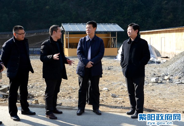 12月29日，在毛坝镇调研乡村旅游发展.jpg