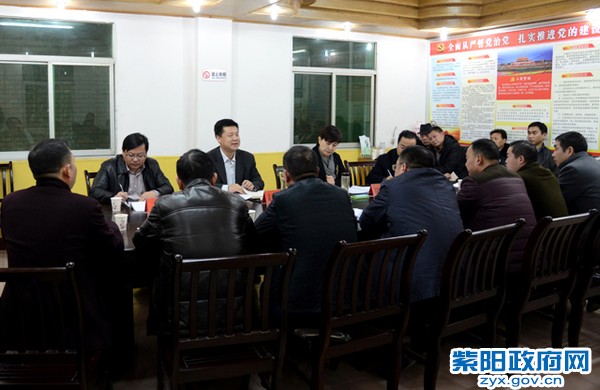 1月18日，与县住建局征迁干部座谈 (2).jpg