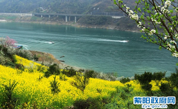 汉江画廊  梁恺基  摄.jpg