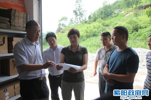 7月8日，在毛坝镇检查指导脱贫攻坚工作.JPG