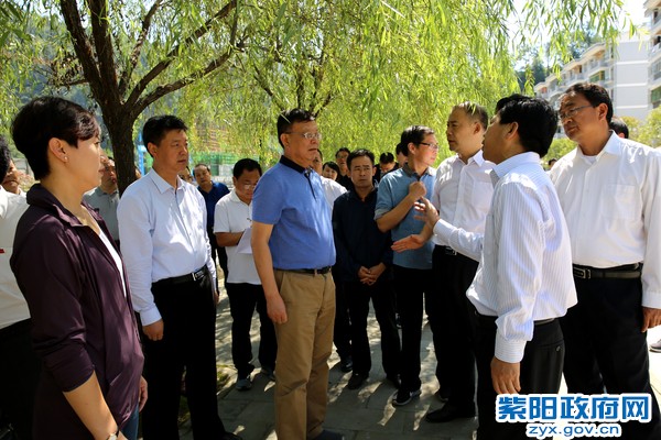 9月7日，陪同九三学社中央副主席赖明在东木镇调研1.jpg