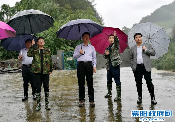9月27日，在红椿镇检查防汛防滑工作111.jpg
