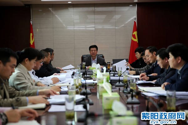 11月24日，主持召开县委常委班子民主生活会.jpg