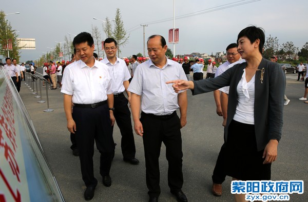 7月22日，陪同市委副书记陈明视察入园项目规划情况.jpg