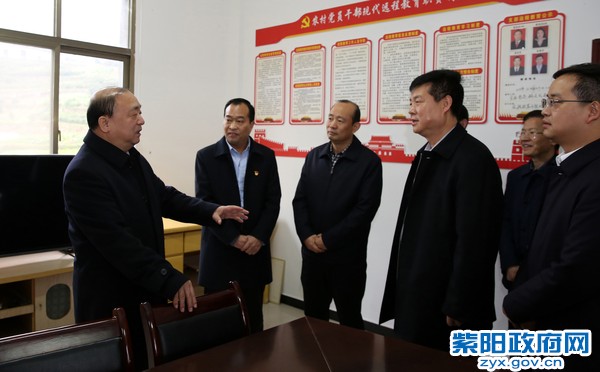 12月21日，陪同省委常委、省委组织部长张广智在蒿坪镇蒿坪村调研.jpg