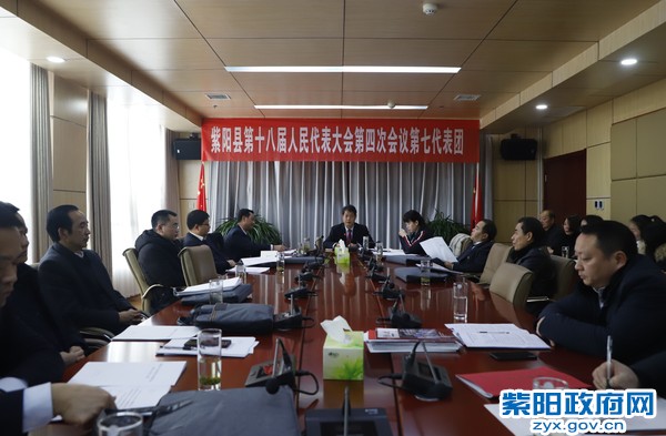 张教志参加第七代表团审议.jpg