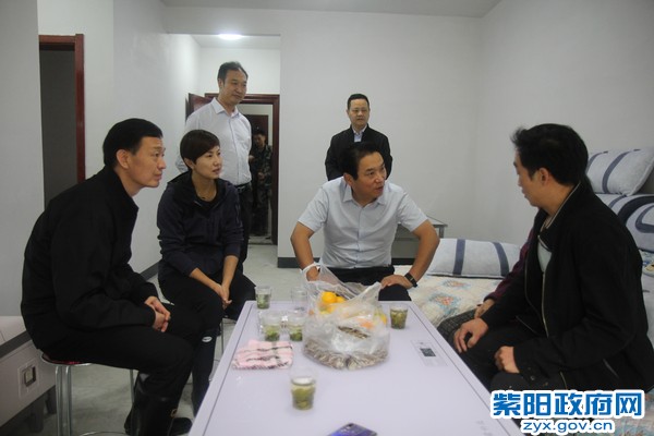 9月19日，陪同市长赵俊民在紫阳县调研脱贫攻坚工作 (3).JPG
