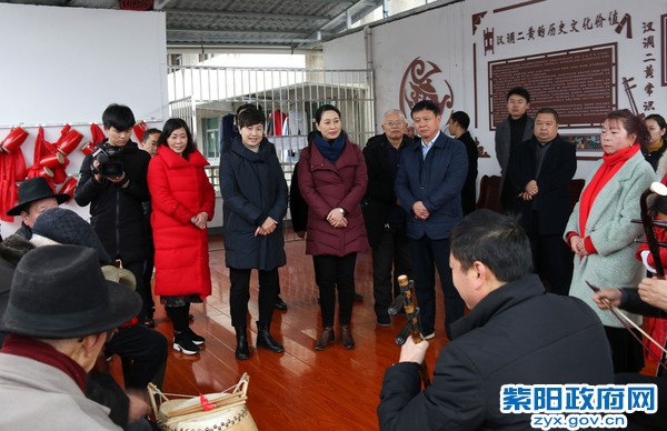 1月9日，陪同杨淼副市长在蒿坪镇调研汉调二黄非物质文化遗产传承工作.jpg