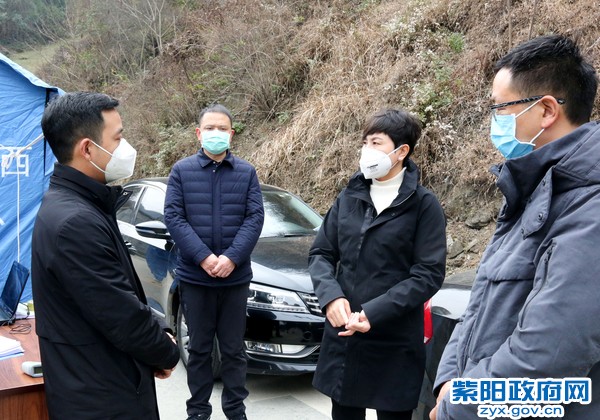 2020年2月1日，前往洄水交通管制卡点检查疫情防控工作.jpg