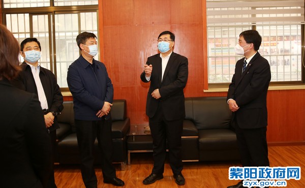 3月21日，陪同省工行行长高志新在工商银行调研2.JPG