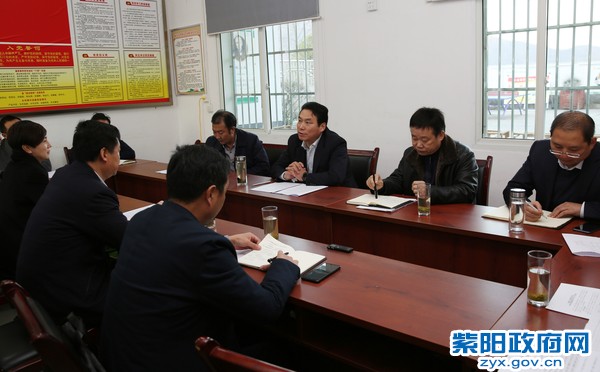 12月16日，市长赵俊民在青中村调研脱贫攻坚工作.jpg