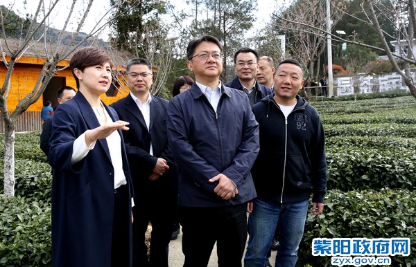 3月24日，陪同常州市委常委、常州国家高新区党工委书记、新北区委书记周斌在向阳茶山考察.jpg
