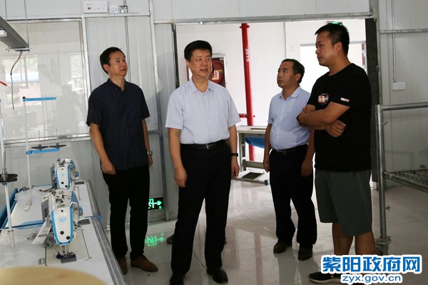 8月31日，在爱多宝毛绒玩具新社区工厂调研.jpg