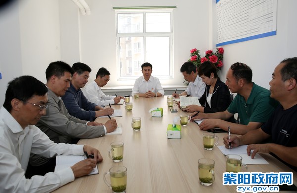 9月30日，陪同市委书记郭青在仁和国际搬迁社区调研2.jpg