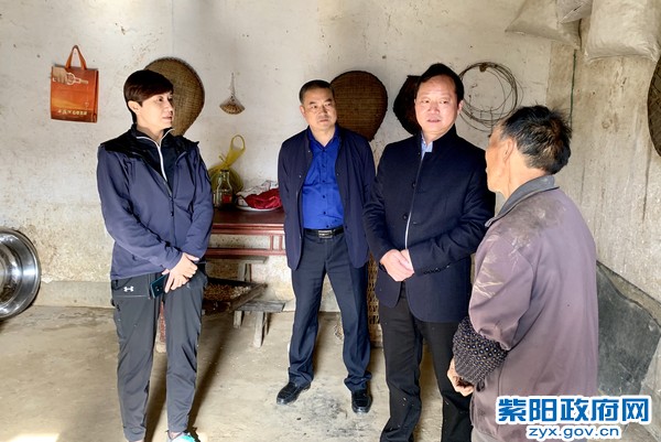 10月27日，陪同陈莲县长在瓦庙调研旧宅基地腾退工作4.jpg