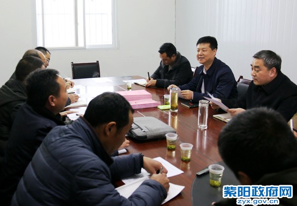 座谈会1.jpg