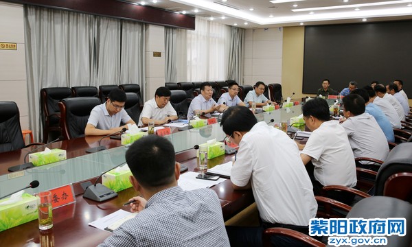 9月7日，主持召开易地扶贫搬迁推进会.jpg