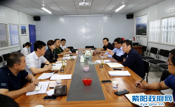 9月14日，陪同省自然资源厅副厅长在仁和国际社区座谈.jpg