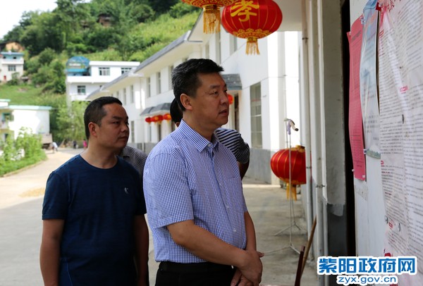 7月8日，在毛坝镇腰庄村调研新民风建设2.jpg