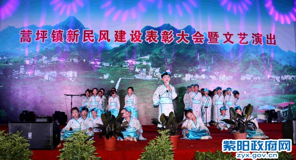 小学生朗诵.JPG