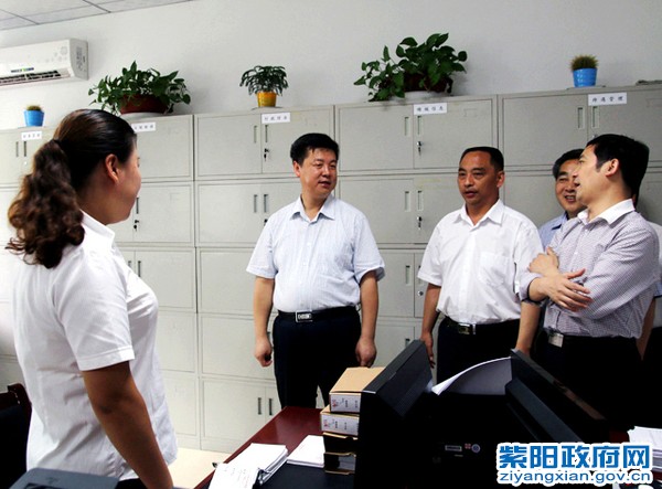 7月15日，赵县长在人社局调研.jpg