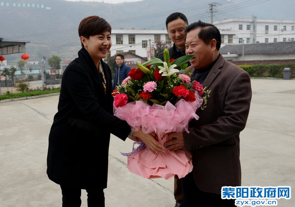 1月24日，看望茶企代表陈瑛丽.jpg