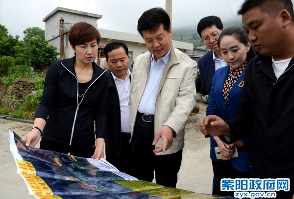 4月25日，调研擂鼓台旅游公路规划0.jpg