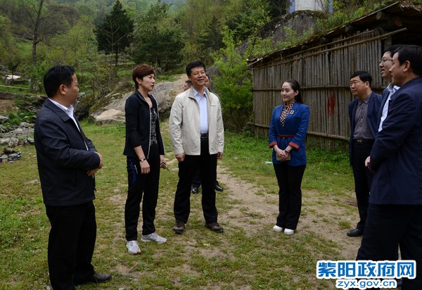 4月25日，调研擂鼓台旅游公路规划.jpg