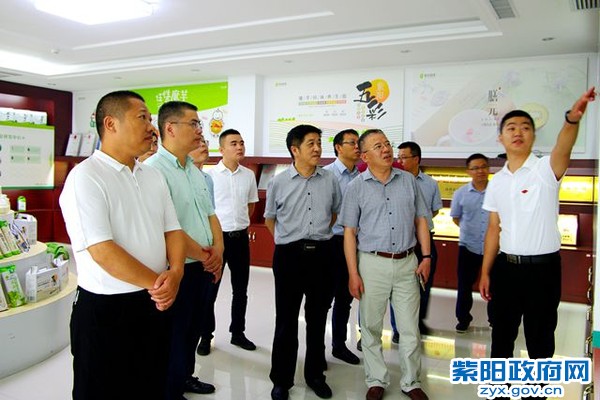 常高新集团考察团一行到紫阳富硒食品公司商务考察.doc.jpg