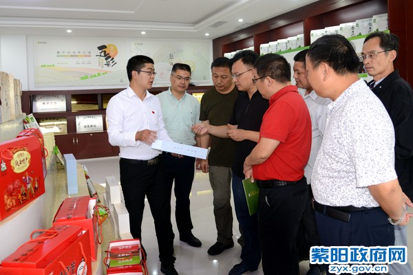 9月17日，常州新北区工商联考察团在富硒食品有限公司考察.jpg
