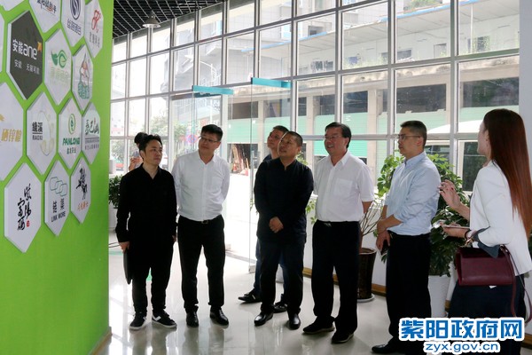 考察三生科技网络有限公司_副本.jpg