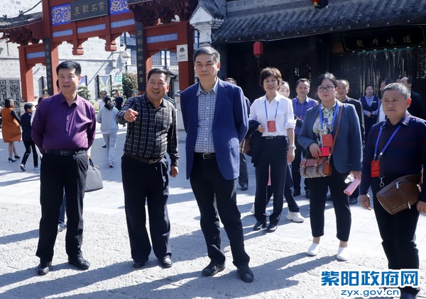10月10日，随市人大代表紫阳代表小组赴石泉参加视察活动.jpg