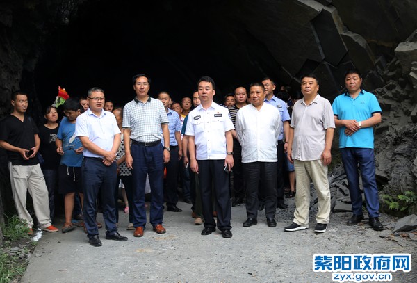 8月27日，出席毛联公路隧道整修工程开工仪式2.jpg