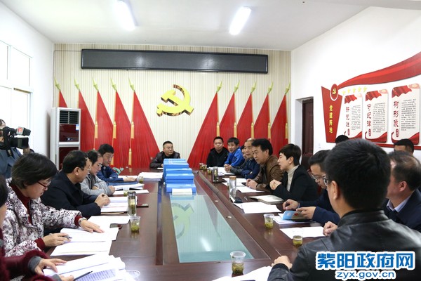 11月13日，陪同国扶办来紫调研扶贫对象动态管理工作_副本.jpg
