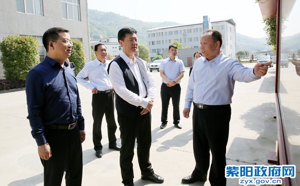 5月1日，调研园区党建工作.jpg