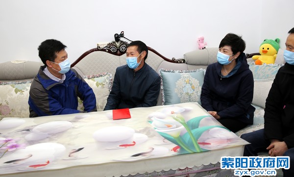 2月14日，看望慰问首名驰援武汉医护人员夏俭维亲属.jpg