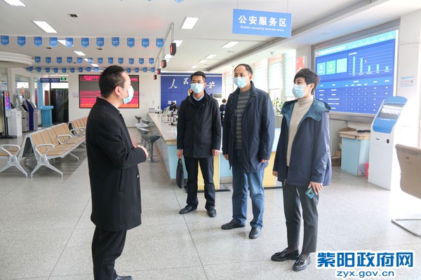 2月12日，调研县政务服务中心疫情期间政务服务工作2.jpg