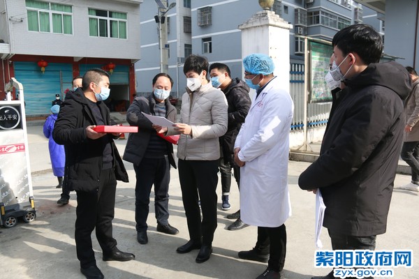 1月28日，检查疫情防控3.jpg