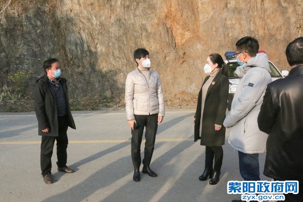 1月28日，检查疫情防控2.jpg