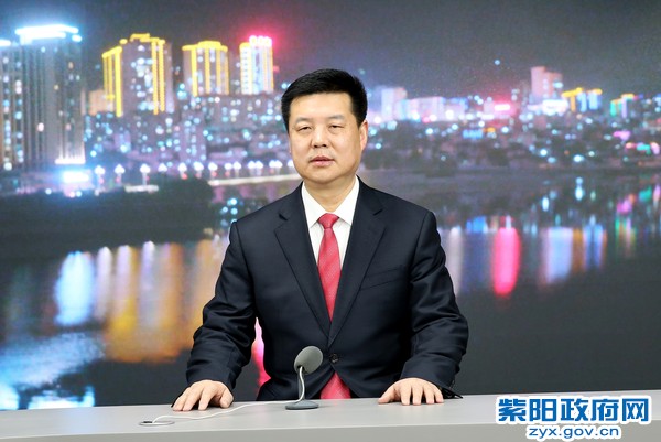 1月22日，在县电视台工作录制新春贺词.jpg