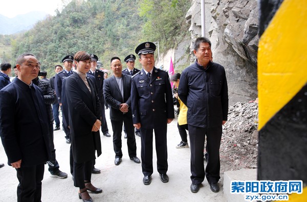 11月15日，出席“铁警情”毛联公路隧道整修工程建成通车仪式1.jpg