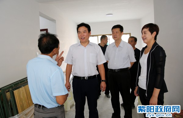 9月29日，在仁和国际社区督导调研2.jpg