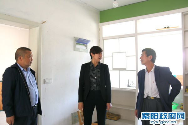 9月27日陈县长调研2_副本.jpg